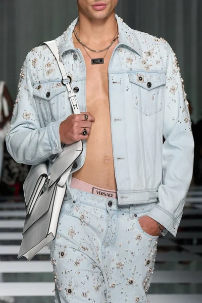 Look 96